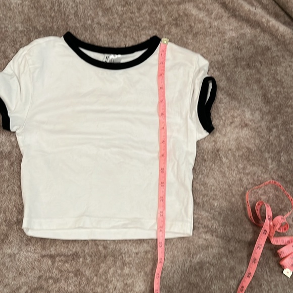 White tshirt - Picture 4 of 4